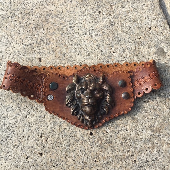 Vintage Accessories - Vintage Leather and Brass Lion Belt